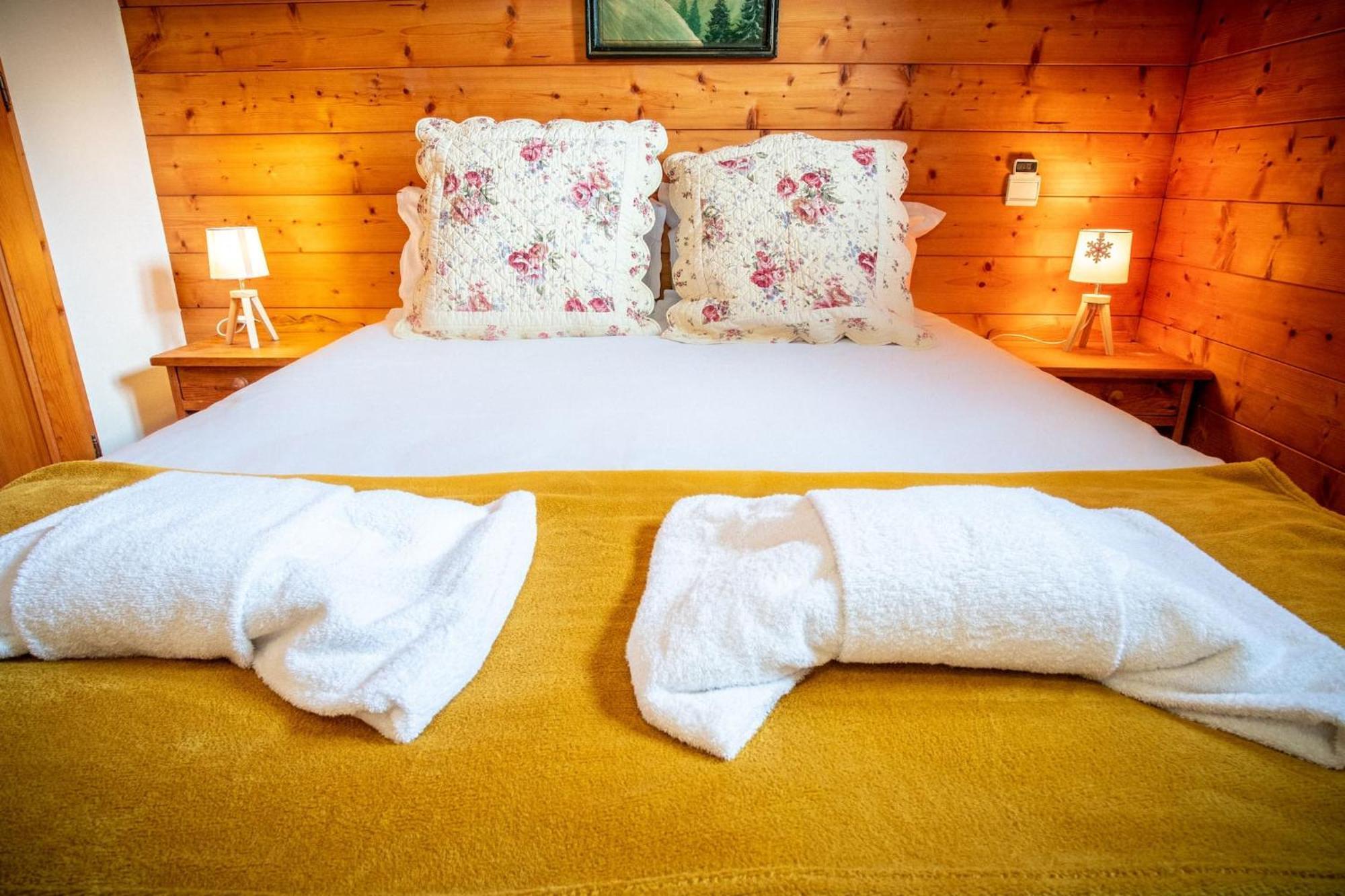 Appartement Bellevue Au Pied Des Pistes เลอุชส์ ภายนอก รูปภาพ