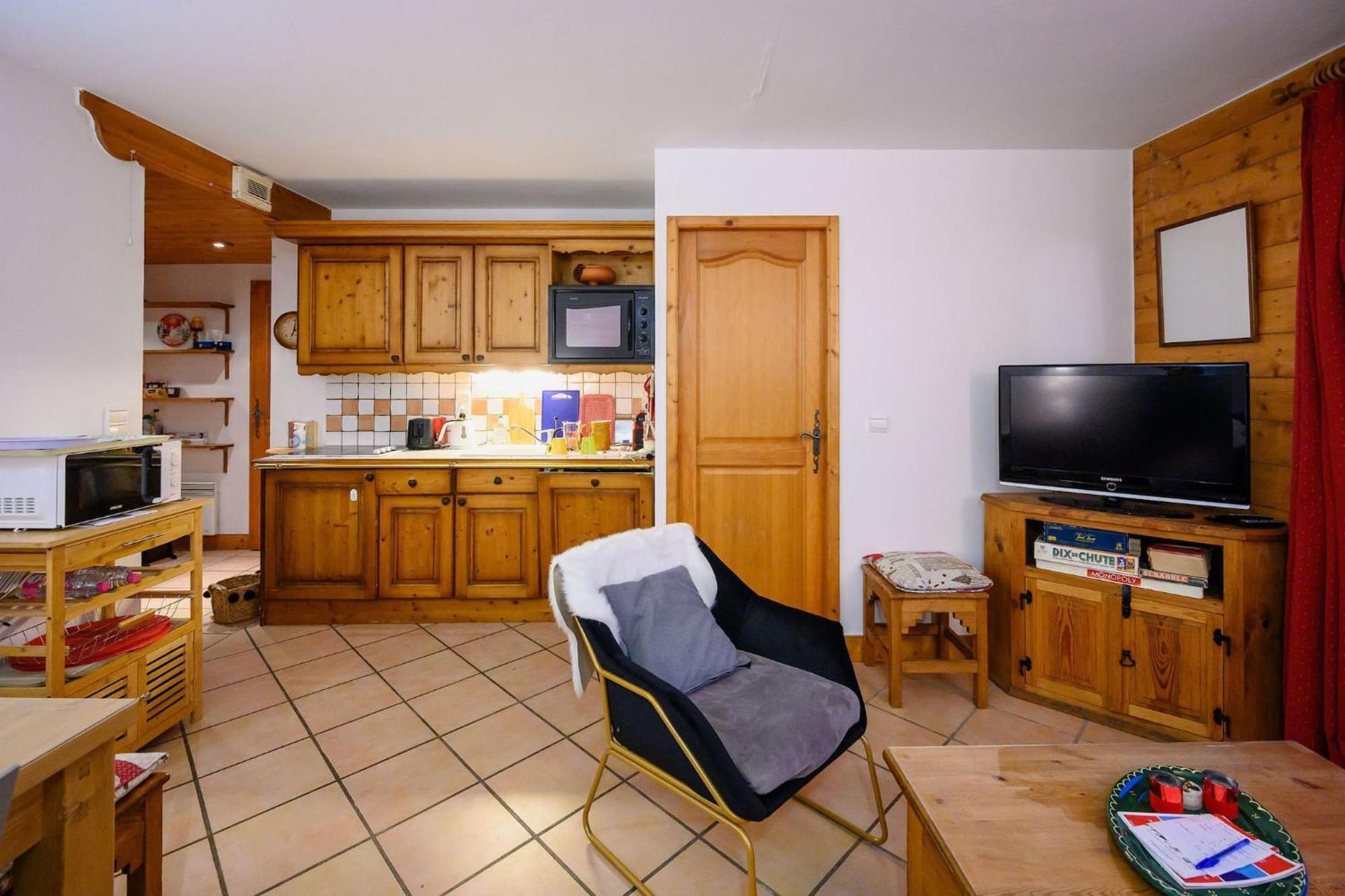 Appartement Bellevue Au Pied Des Pistes เลอุชส์ ภายนอก รูปภาพ